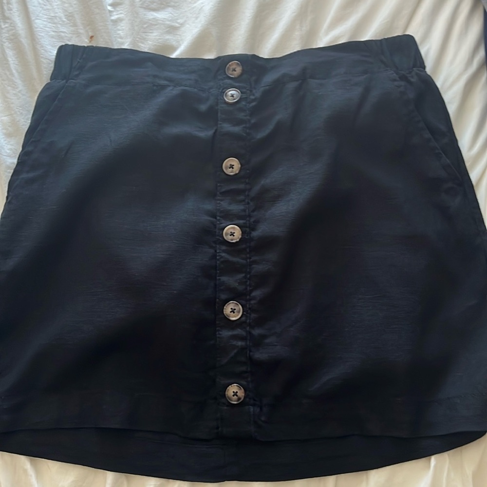 Reitmans Black Button-Front Skort